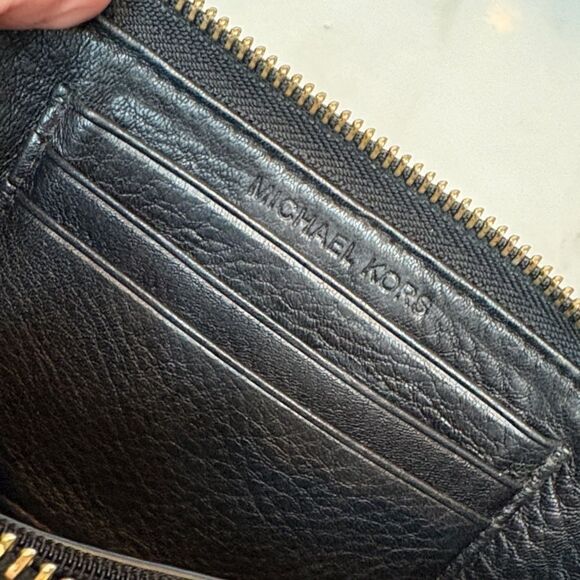 Michael Kors Astor Pebbled Leather Studded Full Zip Wallet - Picture 15 of 15